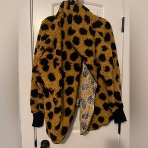 Lularoe Teddybear Jacket Leopard Print